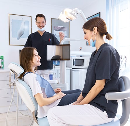 רופא שיניים במרכז